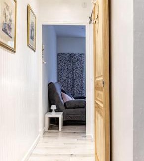 Saint-Martin-Vesubie Apartment | Studio rénové - lumineux avec local pour vélos