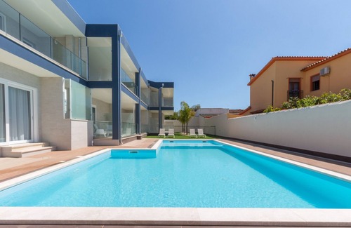 Villa San Pietro Apartment | Studio "Residence Meridian Unità 5" near the Beach, with Mountain View, Pool & Wi-Fi