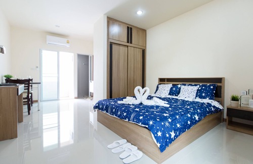 Nonthaburi Hotel | Studio room near Government complex, Consular Affairs, DPU, Chulabhorn Hospital