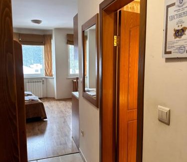 Borovets Apartment | Studio Royal Plaza sleeps 4 Prime location, distance to ski lift - 50M