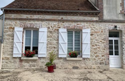 Soligny-les-Etangs Apartment | Studio Saint-Léger