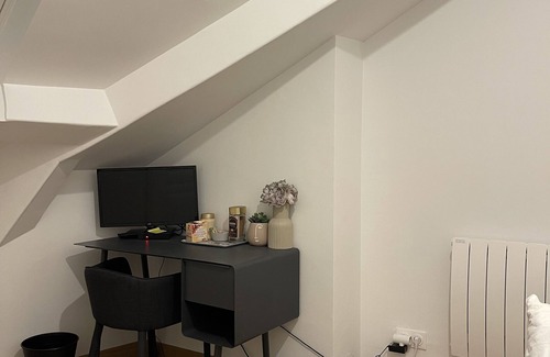 12th Arrondissement Apartment | Studio (separate bedroom) refurbished