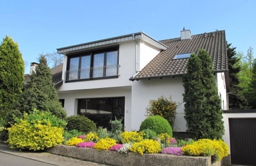 Saarlouis Apartment | Studio, shower/WC, living/sleeping room. - House Anna