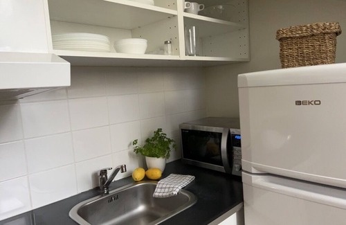 Norrmalm Apartment | Studio - Sleeps 3 - WiFi - Close to Attractions