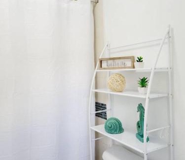 Hastings Apartment | Studio Soliá-Slice Of Paradise
