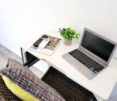 Hastings Apartment | Studio Soliá-Slice Of Paradise