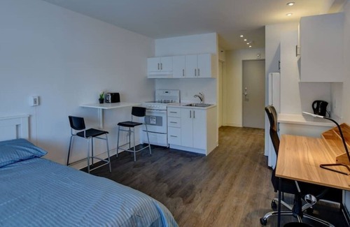 Laval Apartment | Studio Spacieux Laval, tout inclue, wifi, parking