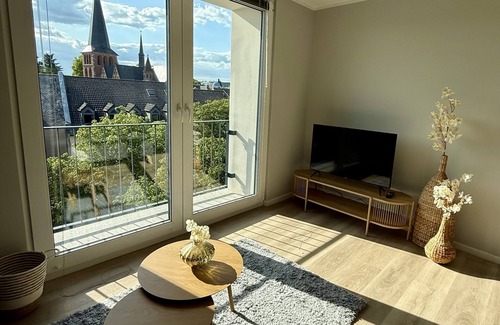 Rhein-Erft-Kreis District Apartment | Studio-Standard-Private Bathroom-City view