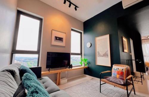 Sungai Buloh Apartment | Studio Staycation D'Sara @ Linked MRT, Near Thomson Hospital & Sungai Buloh Hospital