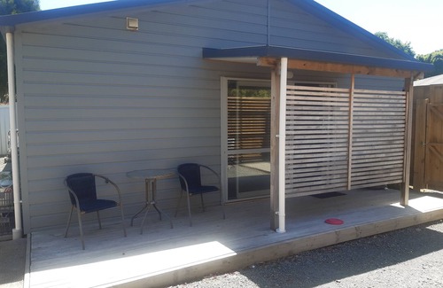 Raumati Beach Apartment | Studio steps away from Raumati villiage, and short walk to beach