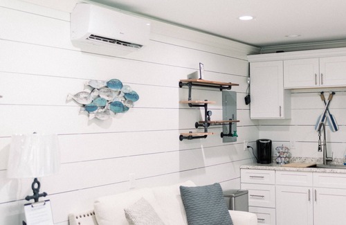 Jennings Apartment | Studio style Cabana on the river