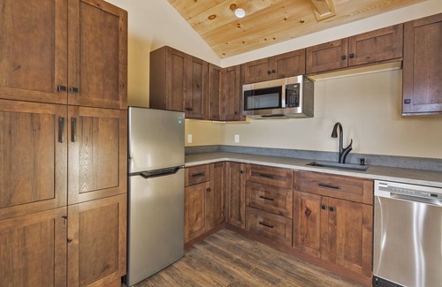 Sunapee Hotel | Studio Suite #1 at The Lodge | Minutes from Sunapee Harbor & Mount Sunapee