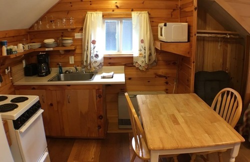 Stratton Apartment | Studio Suite 1 with full kitchen