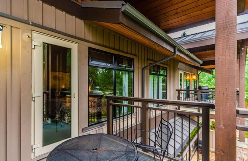 Regional District of Nanaimo Apartment | Studio Suite