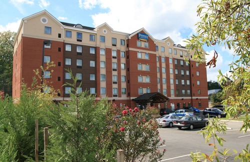 Aquia Harbour Apartment | Studio Suite Great for Business Travelers | Shared Indoor Pool + 24h Business Center