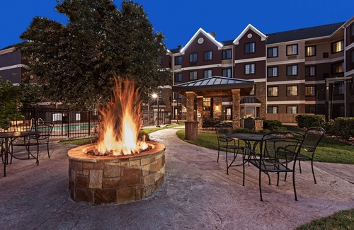 Broken Arrow Apartment | Studio Suite in Tulsa | FREE Breakfast + Fitness Center