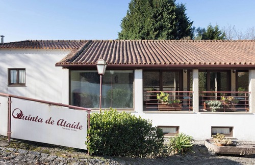 Amares Apartment | Studio 'Suite - Quinta Da Ataíde' with Mountain View, Shared Pool and Wi-Fi