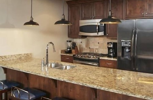 The Timbers Resort | Studio Sunrise Lodge Resort & Spa Ski-In/Out, Heated Pool