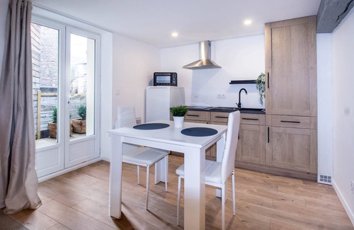 Cosne-Cours-sur-Loire Apartment | Studio Sydney, | Charmant Studio avec balcon | Hyper centre