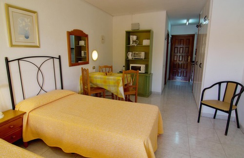 Arona Apartment | Studio two steps from the beach