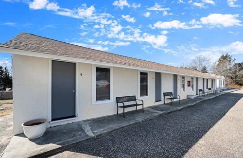 Green Creek Apartment | Studio Unit Minutes to North Wildwood! Sleeps 3!