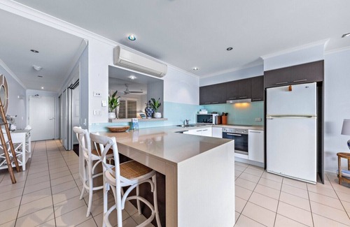 Airlie Beach Apartment | Studio unit ocean views