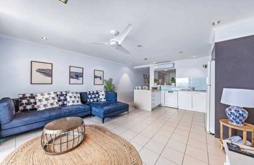 Airlie Beach Apartment | Studio unit ocean views