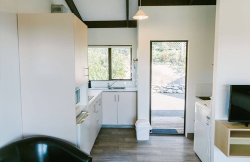 Kaiteriteri Apartment | Studio Unit Sea View Mid Level