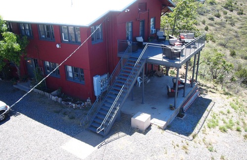Clarkdale Apartment | Studio Unit with king size bed!