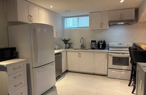 Grand River South Apartment | Studio unit with one double bed and one sofa bed