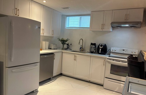 Grand River South Apartment | Studio unit with one double bed and one sofa bed