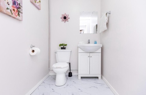 Centretown West Apartment | Studio Units with King Bed - Near Downtown Ottawa