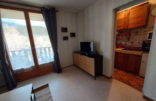 Seyne Apartment | Studio village center Seyne 04140