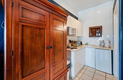Naples Condo | Studio w/Marina Views: 15 Mi To Everglades!