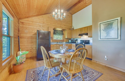Eureka Springs Apartment | Studio w/Mtn Views, 1 Mi to Thorncrown Chapel!