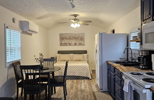 Phenix City Apartment | Studio w/spacious bathroom 14 miles to Ft Benning/Ft Moore