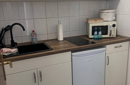 Lubben Cottage | Studio, WC/shower - Pension am Markt