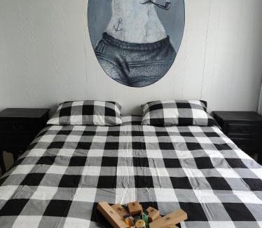 City Center Apartment | Studio White Bears