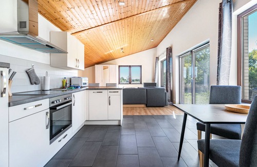 Weddingstedt Apartment | Studio 'Wiesenblick 2' with private terrace, private garden and Wi-Fi
