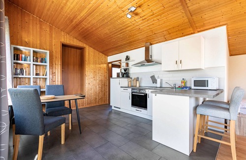 Weddingstedt Apartment | Studio 'Wiesenblick 2' with private terrace, private garden and Wi-Fi