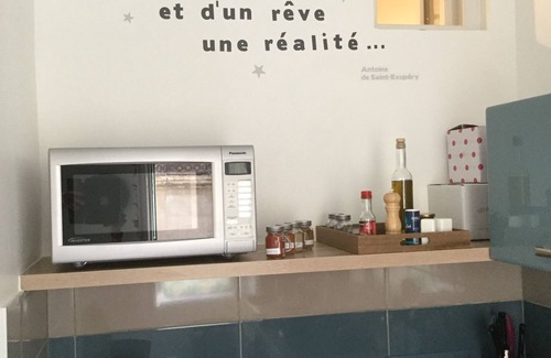 Beziers City Centre Apartment | Studio with a view of the cathedral