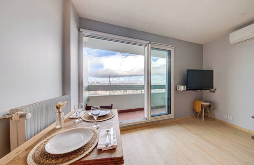 Necker Apartment | Studio with balcony and stunning views of the Eiffel Tower