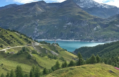 Le Lavachet Apartment | Studio with great views and location, close to the slopes, shops, restaurants.