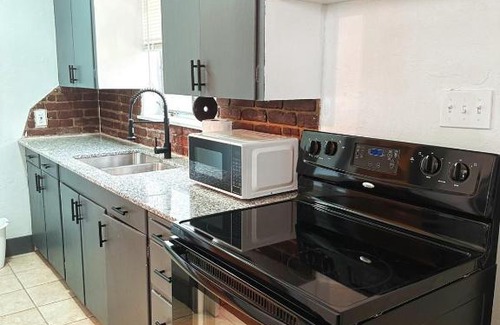 Central Oklahoma City House | Studio With Kitchen Nears Science Museum