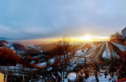 Trska Gora Apartment | Studio with a magnificent view of Gorjanci