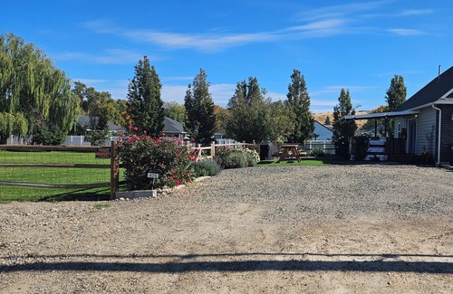Payette Apartment | Studio with so much to offer! Small family and pet friendly.