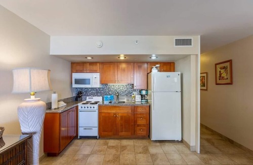 Kahana Apartment | Studio with stunning ocean views at Royal Kahana