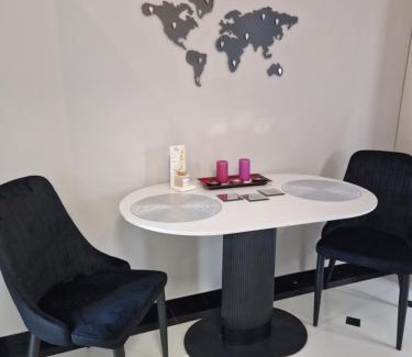 Srodmiescie Apartment | Studio z ogrodem przy Orlej