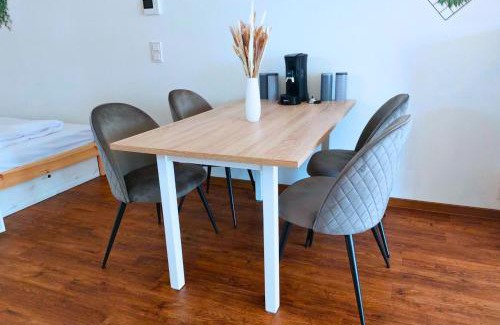 Langenau Apartment | Studioappartment mit Balkon