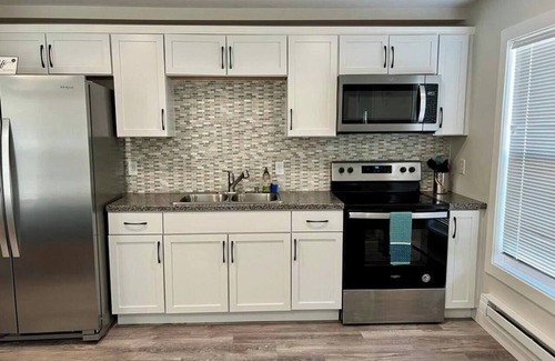 Sioux Falls House | StudioHome,W/D in Unit,Full Kitchn,NearHospitals